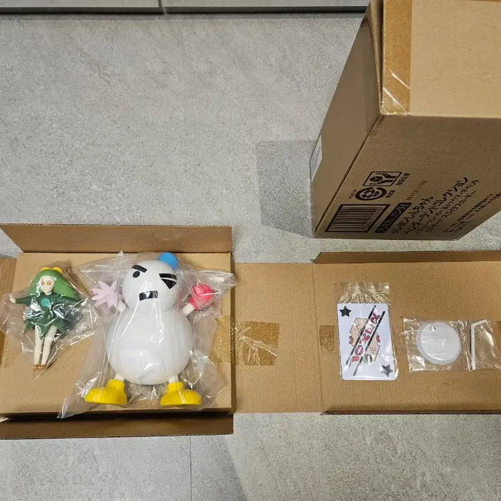[BUNJANG] Bandai Crayon Shin-chan Hendoland Topema &amp; Snowmanpa Figure / 반다이 짱구는못말려 핸더랜드 토페마&amp;스노우맨파
