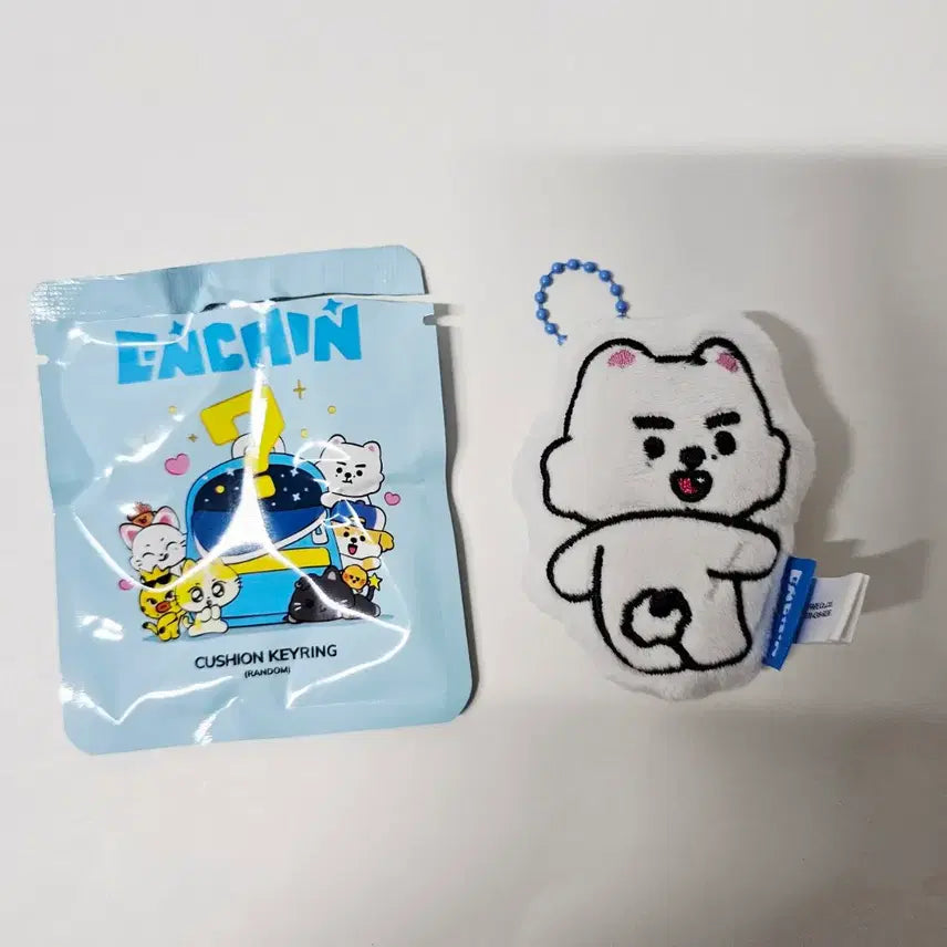 [BUNJANG] Enchin Snowy Cushion Keychain / 엔친 스노위 쿠션 키링