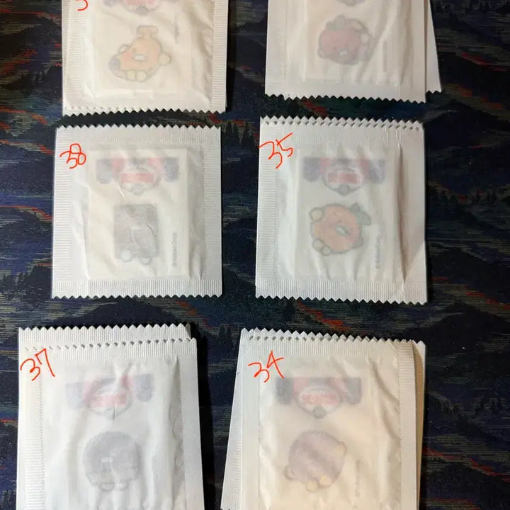 [BUNJANG] Byuldalkom Matsamchun Pp-Seal 36-Piece Bundle Set (Sealed) / 판매) 별달콤 맛삼춘 띠부씰 미개봉 36종 일괄판매