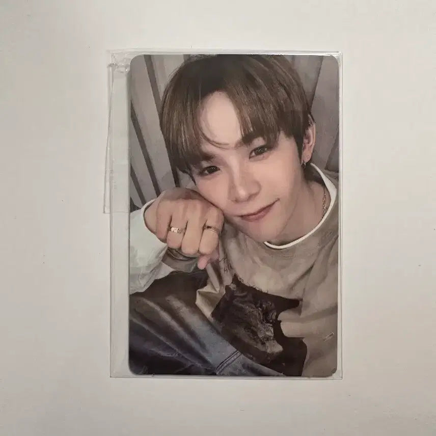 [BUNJANG] EVERGLOW ShoTaro Photocard (Sealed) / 에버라이즈 반지 쇼타로 포카 미개봉