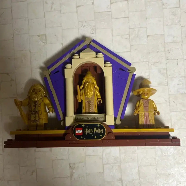 [BUNJANG] LEGO 20th Anniversary Gold Figurine (76391) / 레고 20주년 골드 피규어 팝니다 (76391)