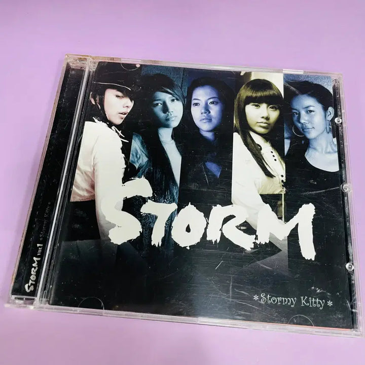 [BUNJANG] STORM Stormy Kitty Vol.1 Signed Debut Album (CD) / [친필싸인앨범] 스톰 STORM 1집 Stormy Kitty Vol.1