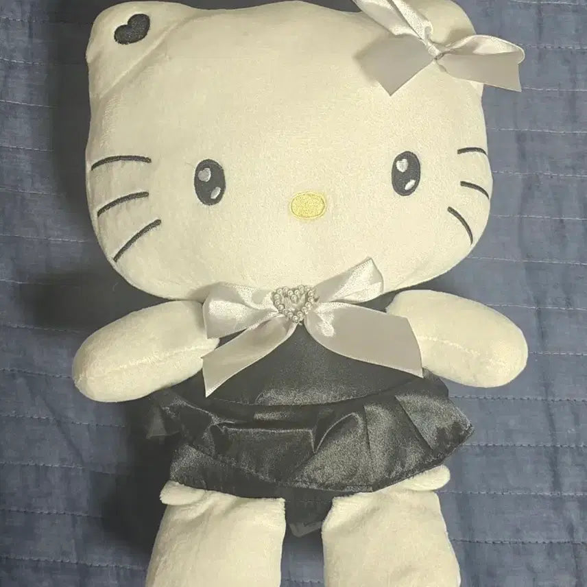 [BUNJANG] Sanrio Hello Kitty Plush Doll / 산리오 키티 인형