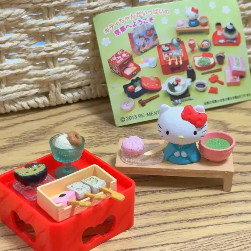 [BUNJANG] Vintage Sanrio Hello Kitty Tea Cup Re-Ment Figure Set / 고전 빈티지 산리오 헬로키티 찻잔 리멘트 피규어 세트