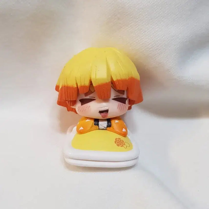 [BUNJANG] Agatsuma Zenitsu Onemutan Figure (Demon Slayer) / 젠이츠 오네무탄 귀멸의칼날 아가츠마 무한성 귀칼 피규어 가챠 굿즈