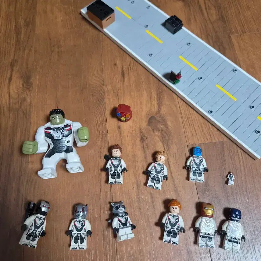 [BUNJANG] LEGO Marvel Quantum Suit 11-Piece Full Set / 레고 마블 양자 슈트 11종 전종