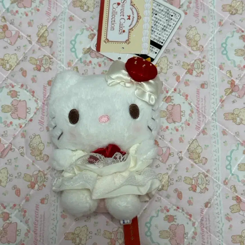 [BUNJANG] Sweet Cake Collection Hello Kitty Mascot / 스위트 케이크 컬렉션 헬로키티 마스코트