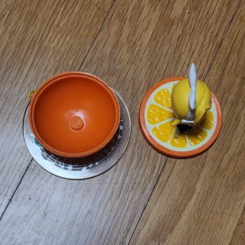 [BUNJANG] Vocaloid Kagamine Rin Party On Desk Figure / 프세카.보컬로이드 카가미네 린 파티 온 데스크 피규어.가챠. 굿즈 판매.
