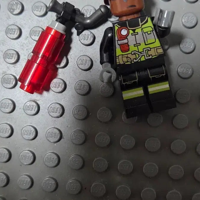 [BUNJANG] LEGO Super Heroes Firefighter Minifigure Sh0579 / 레고 슈퍼히어로 소방관  sh0579 소화기 대체[Z001]