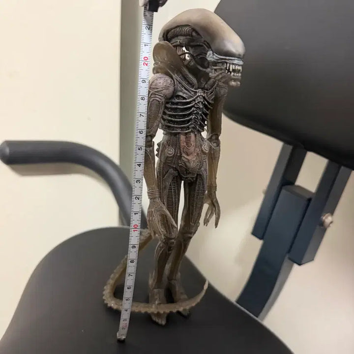 [BUNJANG] NECA Alien Giger Edition Figure / 네카 정품 에일리언 기거 에디션