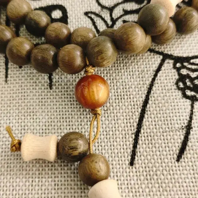 [BUNJANG] Nokdan 60th Anniversary Prayer Beads with Stone Pendant / 녹단 60주 염주 (향: 중)