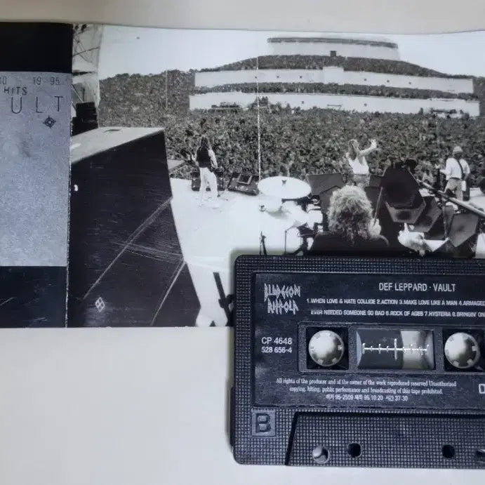 [BUNJANG] Def Leppard Vault - Greatest Hits Cassette Tape / 데프 레파드 Vault - Greatest Hits (카세트테이프)
