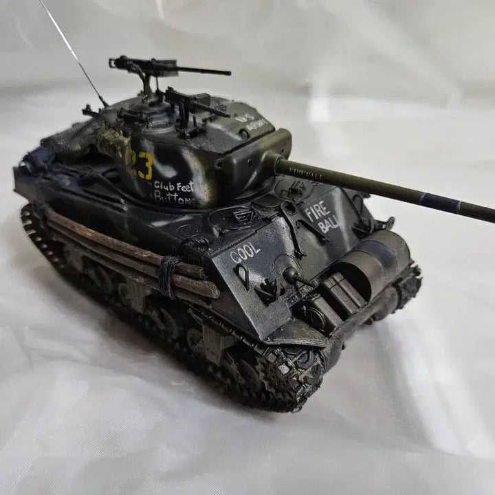 [BUNJANG] 1/35 Scale M4 Sherman Tank Plastic Model Kit - Assembled &amp; Weathered / 급처 처분 M4 서면 전차 1/35 프라모델 완성작