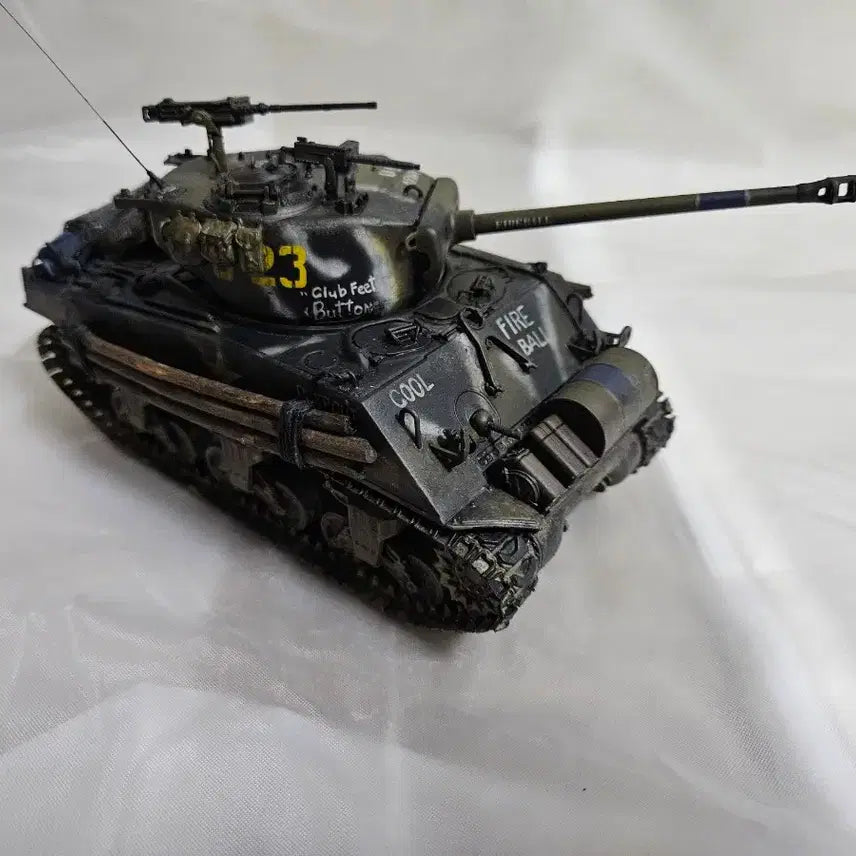[BUNJANG] 1/35 Scale M4 Sherman Tank Plastic Model Kit - Assembled &amp; Weathered / 급처 처분 M4 서면 전차 1/35 프라모델 완성작