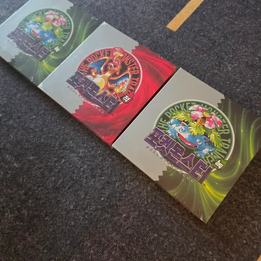 [BUNJANG] Pokemon 30th Anniversary Sticker Book Bulbasaur Charmander Sealed / [최저가]포켓몬 30주년 띠부씰북 이상해꽃 리자몽 미개봉 POKEMON