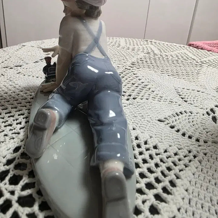 [BUNJANG] Lladró 7619 All Aboard Boy with Toy Train Figurine / 야드로 장난감 기차와 소년 피겨린