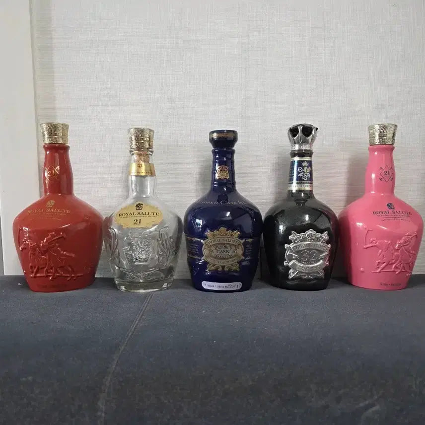 [BUNJANG] Royal Salute 21 Years Old Empty Bottles Bundle Set / 로얄살루트 위스키 공병 일괄