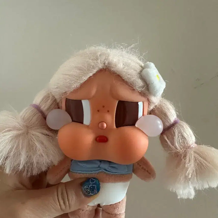[BUNJANG] POP MART Crying Baby Vacation Diary Series Keychain Beach Relaxation / 팝마트 크라잉베이비 휴가일기 시리즈 키링 해변에서 휴식