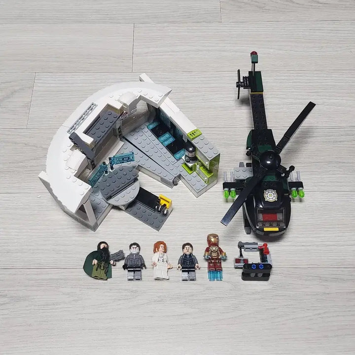 [BUNJANG] LEGO Marvel Super Heroes Iron Man Malibu Mansion Attack 76007 / 레고 마블 슈퍼히어로 아이언맨 말리부 맨션 공격 76007
