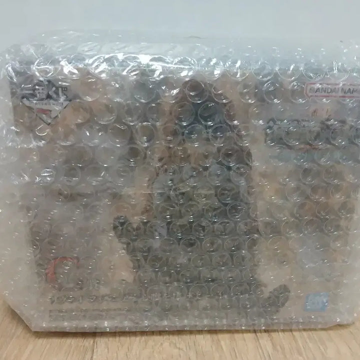 [BUNJANG] Attack on Titan Levi Figure C Version (Sealed) / 택포14.2)미개봉 진격의 거인 리바이 피규어 c상