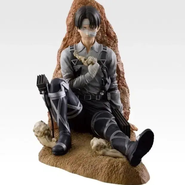 [BUNJANG] Attack on Titan Levi Figure C Version (Sealed) / 미개봉) 진격의 거인 리바이 피규어 c상