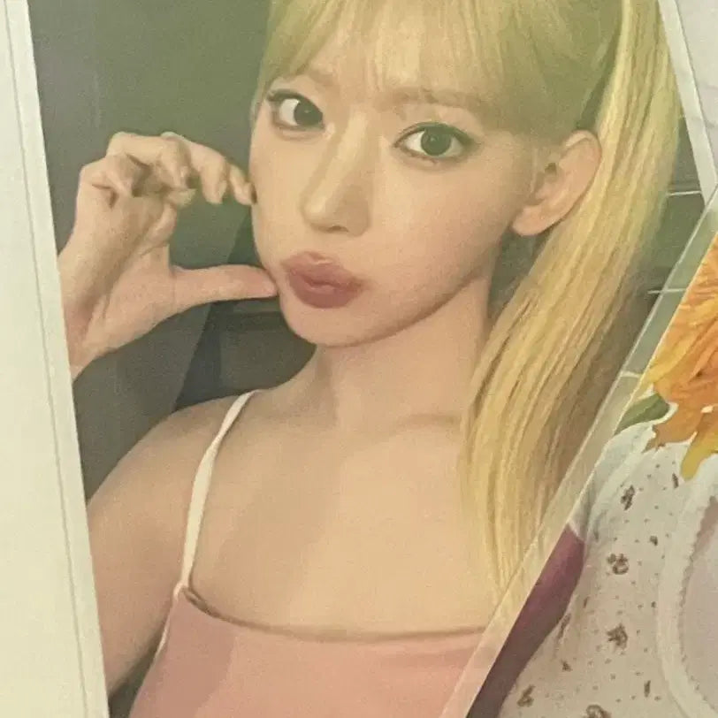 [BUNJANG] LE SSERAFIM Sakura Photocard Olive Young Boomfalla Pearl Flow / 르세라핌 사쿠라 포카 양도 판매 올리브영 붐팔라 펄플로우 sell