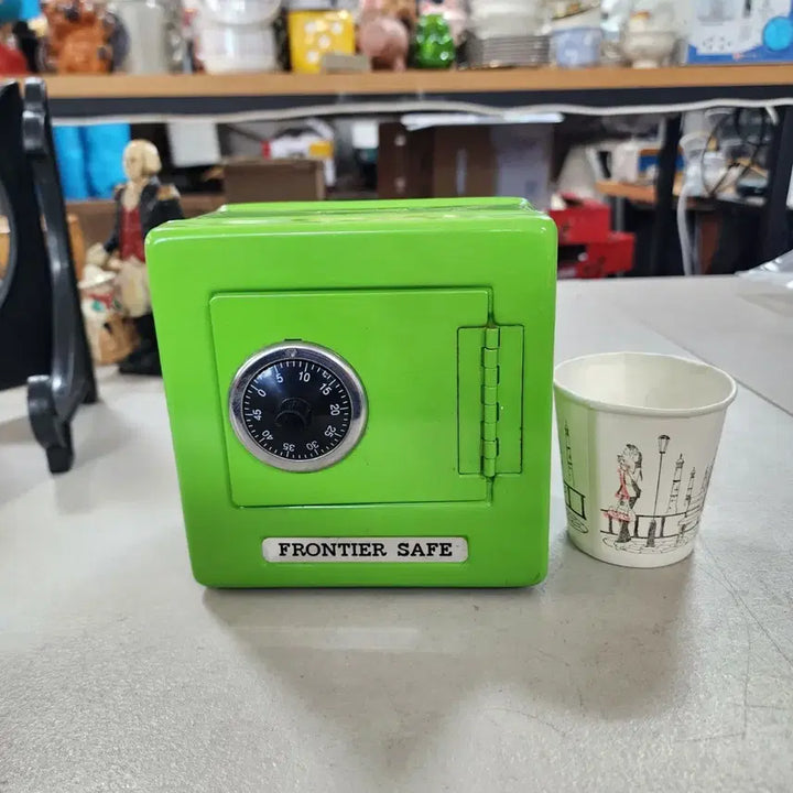 [BUNJANG] Vintage USA Tin Piggy Bank / USA 양철 저금통 크기13.5cmX10cm높이13.5cm