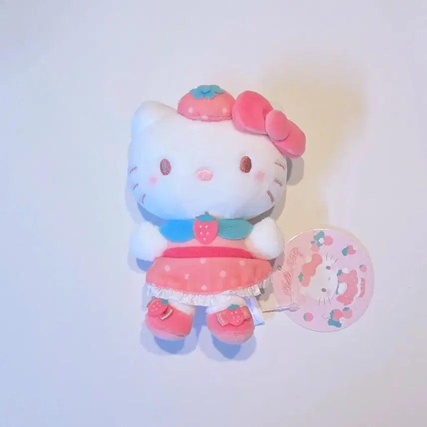 [BUNJANG] Sanrio Hello Kitty Strawberry Cheek Mascot Keyring Plush / (일본정품)산리오 헬로키티 딸기 치크 마스코트 키링 인형