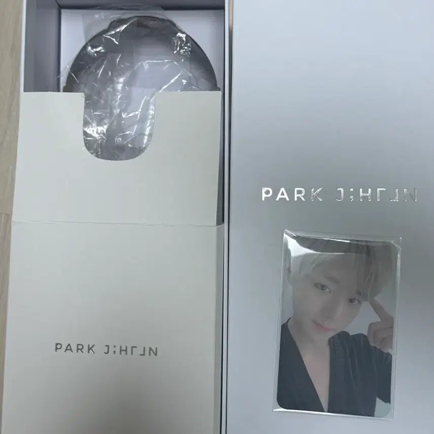 [BUNJANG] Park Jihoon Lightstick Photocard Bundle / 박지훈 응원봉 뽑봉(포카 포함)