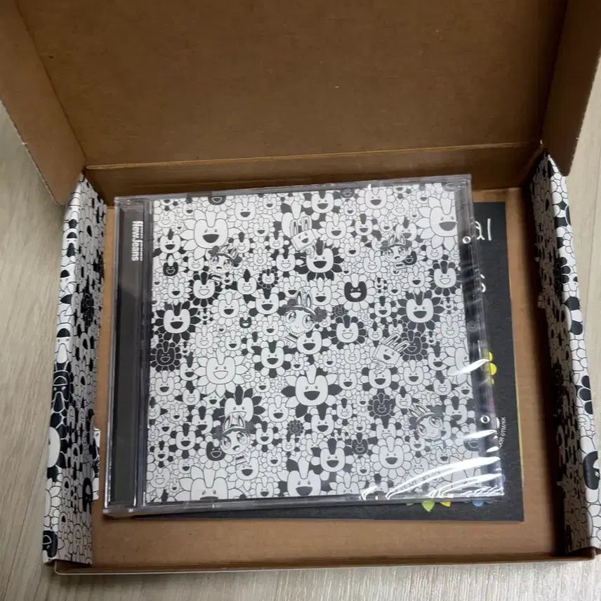 [BUNJANG] NewJeans Supernatural Danielle Photobook Album Bundle Set / 뉴진스 Supernatural 다니엘 포토북 앨범(포카 대량)