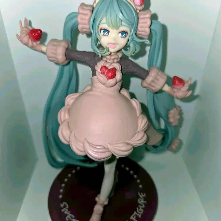 [BUNJANG] Hatsune Miku Sweet Sweets Strawberry Shortcake Figure / 하츠네 미쿠 스위트 스위츠 딸기쇼트케이크 피규어