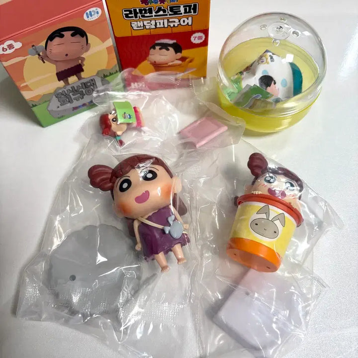 [BUNJANG] Crayon Shin-chan Primitive Era Ramen Stopper Reading Gacha Figure Set Bundle / 일괄) 짱구는못말려 유리 원시시대 라면스토퍼 독서 피규어 가챠 세트 판매