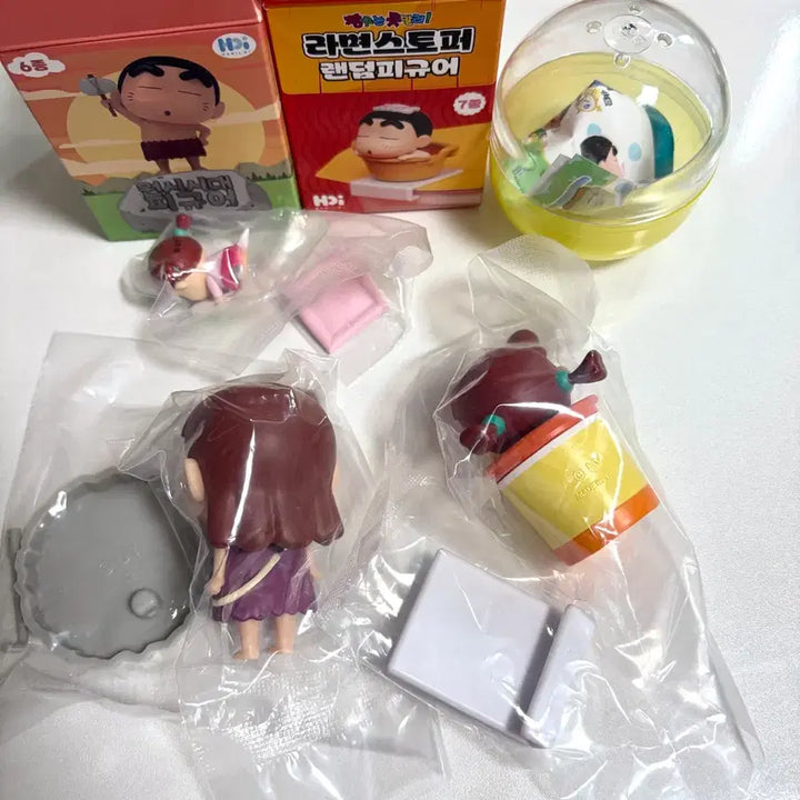 [BUNJANG] Crayon Shin-chan Primitive Era Ramen Stopper Reading Gacha Figure Set Bundle / 일괄) 짱구는못말려 유리 원시시대 라면스토퍼 독서 피규어 가챠 세트 판매