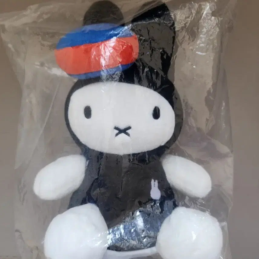 [BUNJANG] Jeju Limited Edition Miffy Medium Plush (25cm) / 제주 한정판 미피 중형인형(25cm)