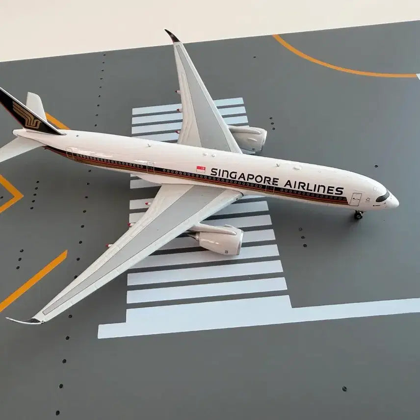 [BUNJANG] Phoenix Singapore Airlines A350-900 1:400 Scale Airplane Model / 피닉스 싱가포르 항공 A350-900 1:400 비행기 모형