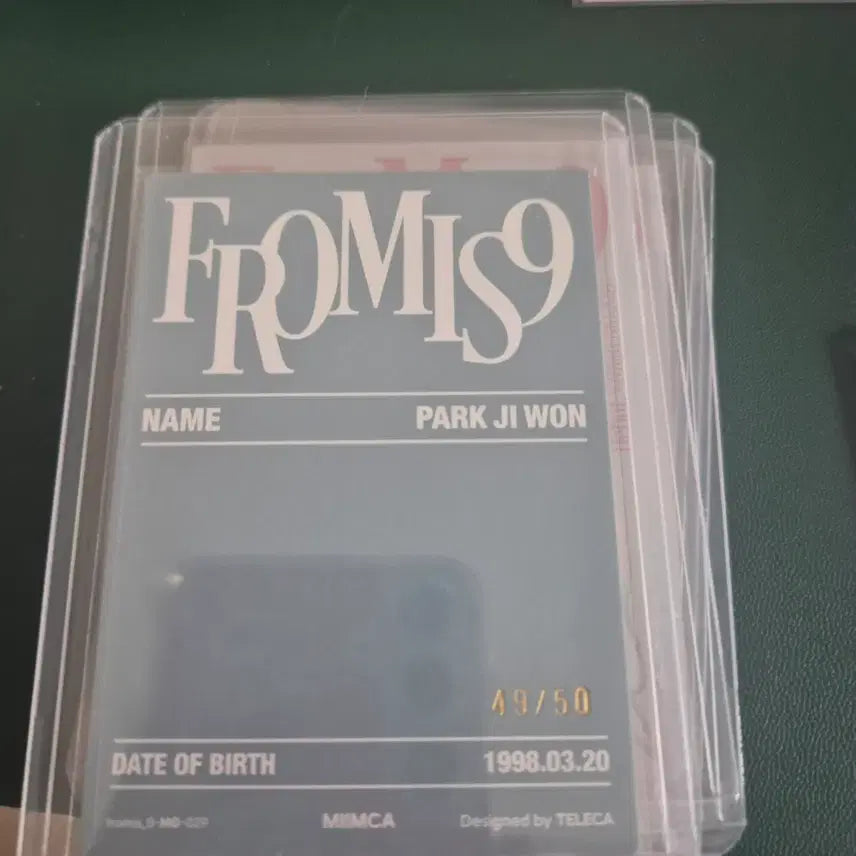 [BUNJANG] fromis_9 Jiwon Autographed Photocard 49/50 / 프로미스나인 박지원 오토 49/50