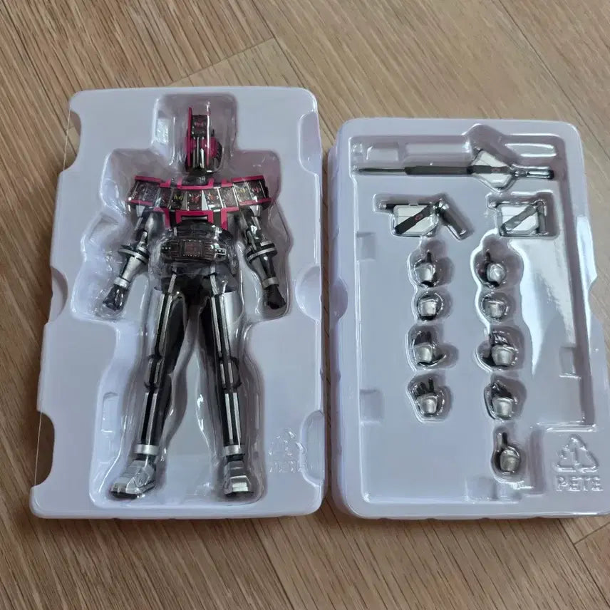 [BUNJANG] Bandai Tamashii Nations S.H.Figuarts Kamen Rider Decade Complete Form / 진골조제법 가면라이더 디케이드 컴플리트 폼
