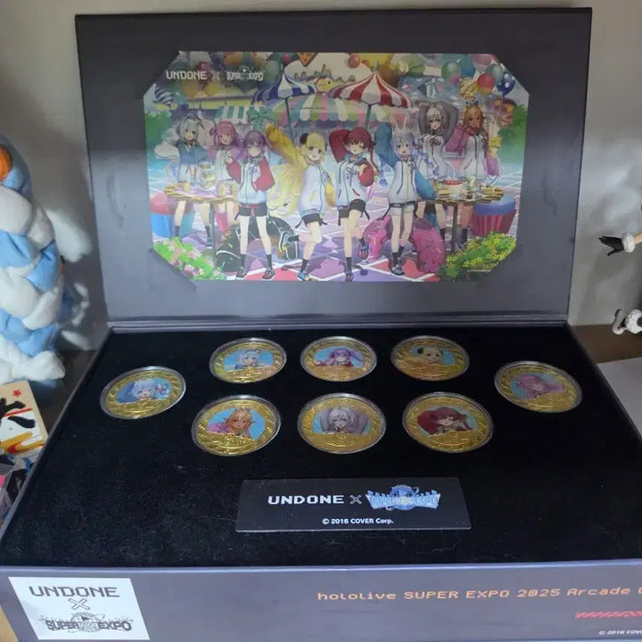 [BUNJANG] Hololive 2025 Super Expo Goods Poster &amp; Coins Set / 홀로라이브 25년 엑스포 굿즈 판매합니다.