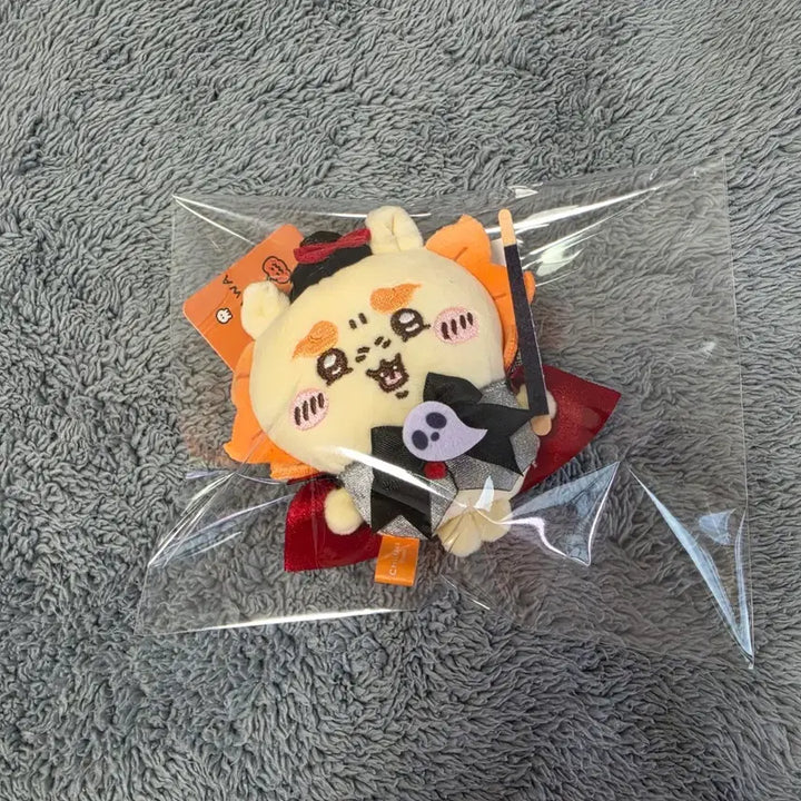 [BUNJANG] Miniso Chiikawa Halloween Series Sisya Mascot Plush / 5. 미니소 치이카와 할로윈 시리즈 시사 마스코트 누이