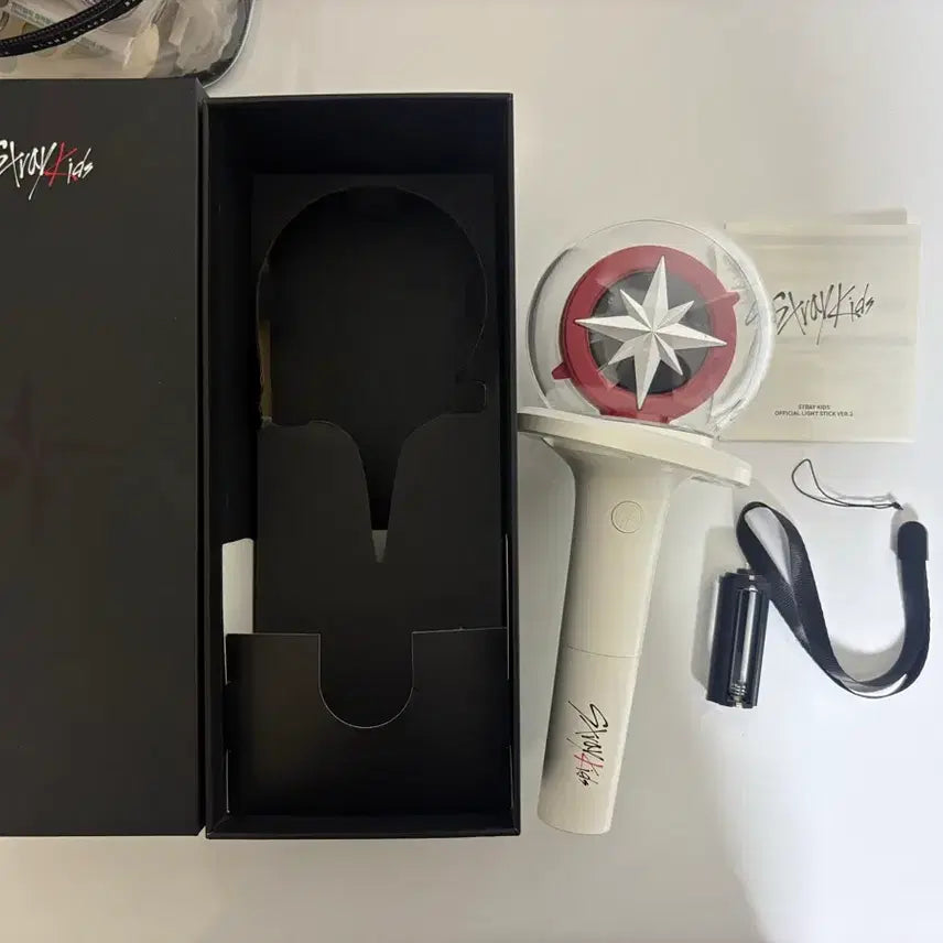 [BUNJANG] Stray Kids Official Light Stick Ver.2 / 스트레이키즈 straykids 응원봉ver.2 fanlight 양도