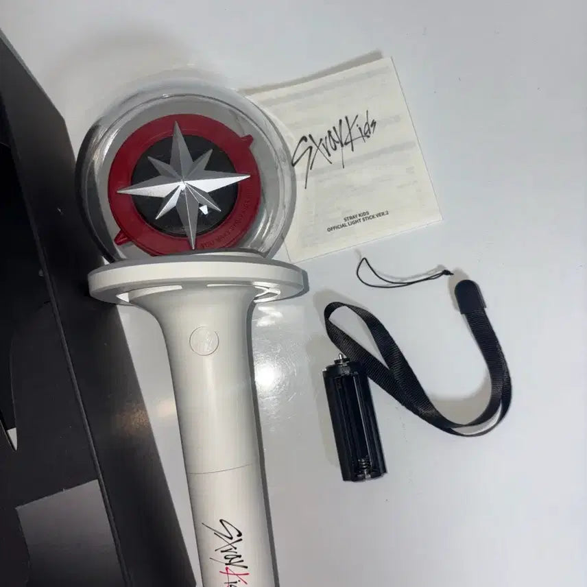 [BUNJANG] Stray Kids Official Light Stick Ver.2 / 스트레이키즈 straykids 응원봉ver.2 fanlight 양도