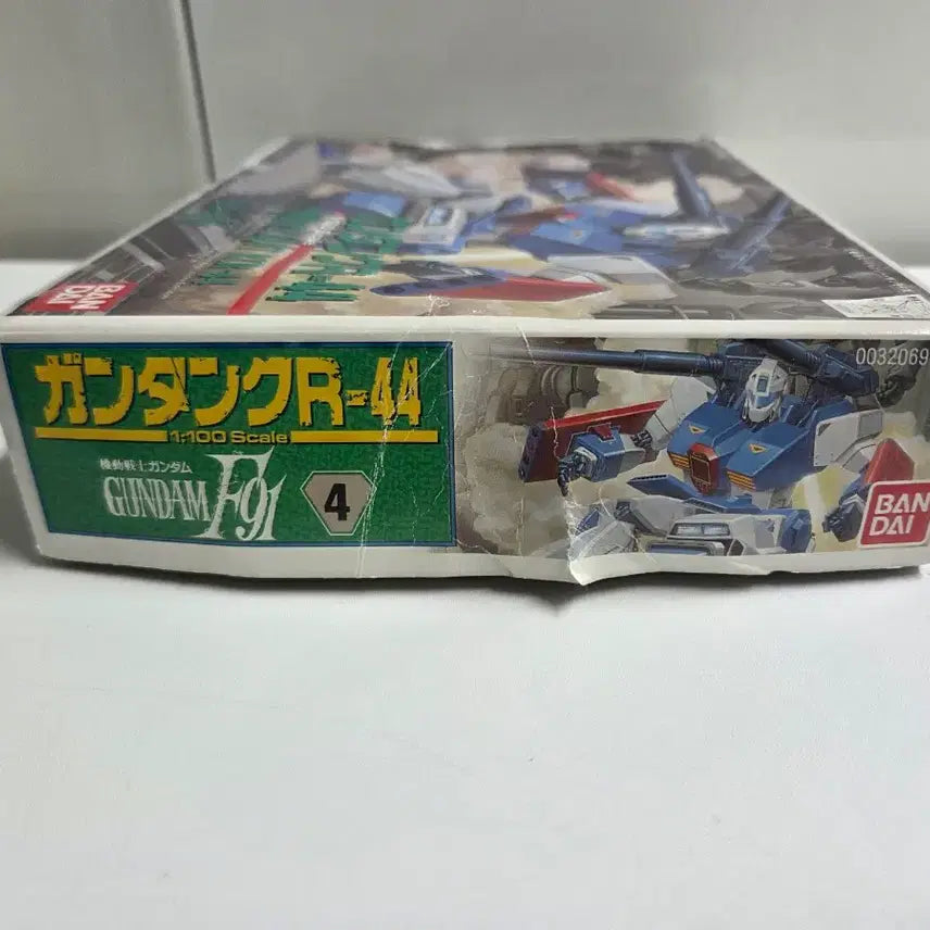 [BUNJANG] Bandai 1/100 Guntank R-44 (Mobile Suit Gundam F91) Classic Model Kit / [고전프라] 1/100 건탱크 R-44 (기동전사 건담 F91)