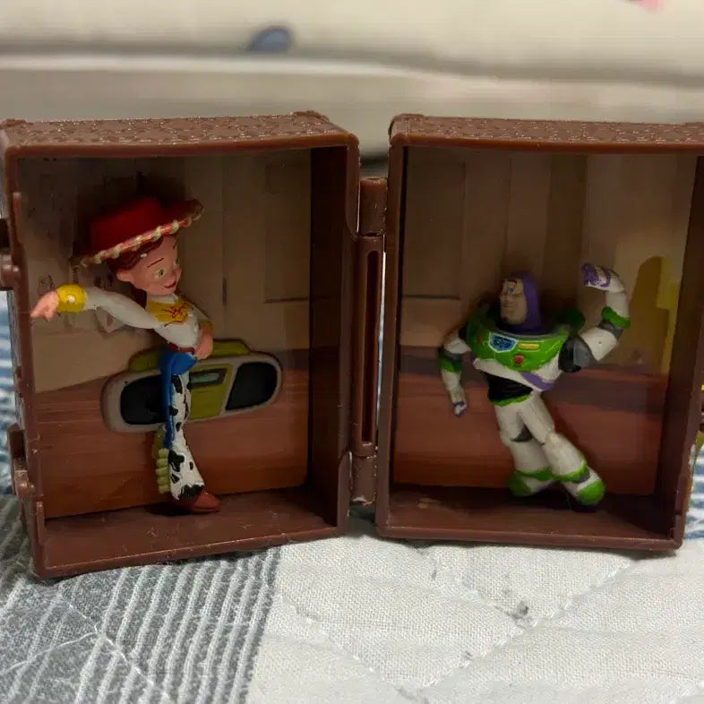 [BUNJANG] Disney Pixar Toy Story Jessie &amp; Buzz Lightyear Action Figure Gacha Set / 토이 스토리 제시 버즈 액션 피규어 가챠