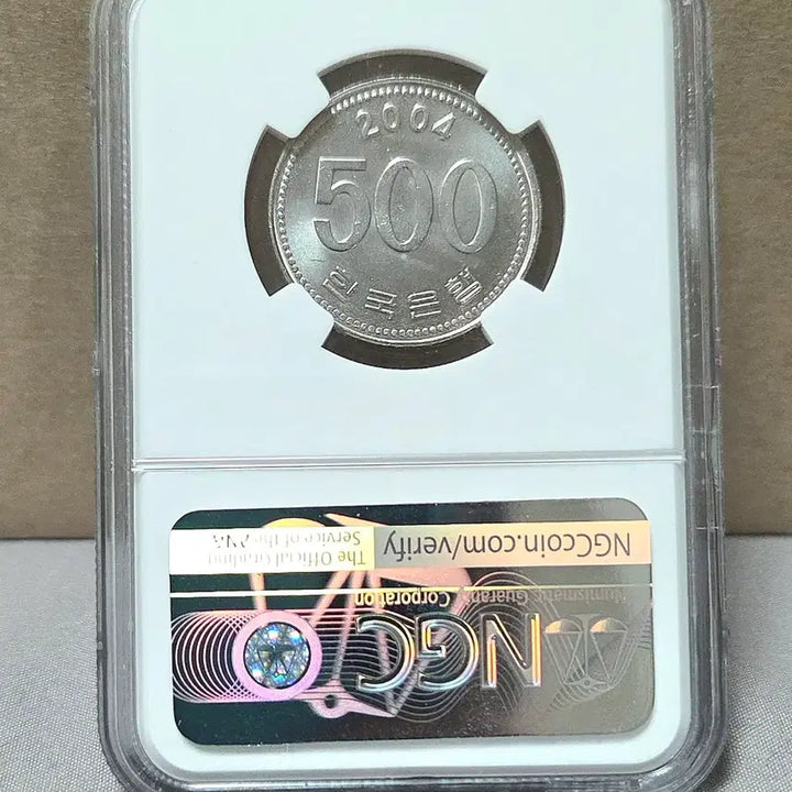 [BUNJANG] 2004 South Korean 500 Won Coin MS64 / <특년> 2004년 500원  MS64