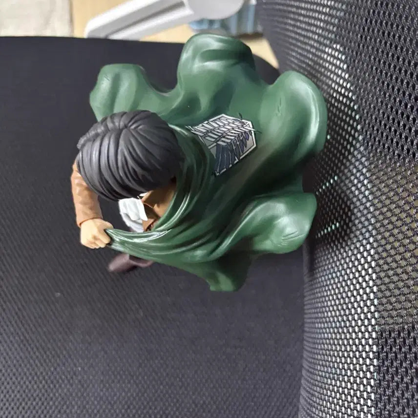[BUNJANG] Attack on Titan Levi Ackerman Figure / 진격의거인 리바이 피규어