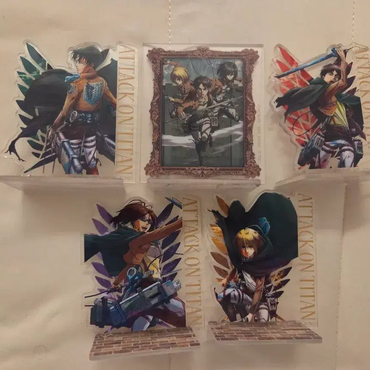 [BUNJANG] Attack on Titan Ichiban Kuji Acrylic Stand Set (5 Types) / 진격의 거인 제일복권 쿠지 아크릴 스탠드 5종