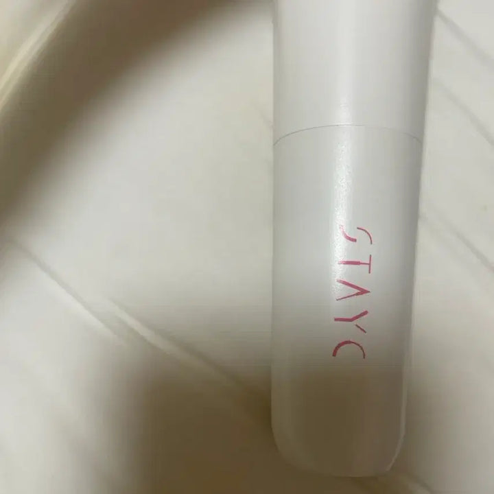 [BUNJANG] STAYC Official Lightstick "Wink Bong" with Pouch / 스테이씨 응원봉 윙크봉 + 파우치
