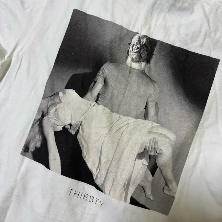 [BUNJANG] The Black Skirts Thirsty T-Shirt - Size M / 검정치마 thirsty 반팔m