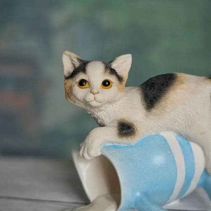 [BUNJANG] The Leonardo Collection Spilt Milk Cat Figurine / 빈티지 레오나르도 고양이 피겨린