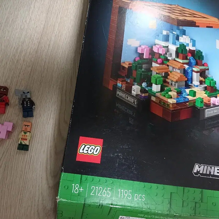 [BUNJANG] LEGO Minecraft 21265 The Crafting Table - Used with Minifigure Service / 레고 마인크래프트 21265 작업대 중고 미피 서비스 포함